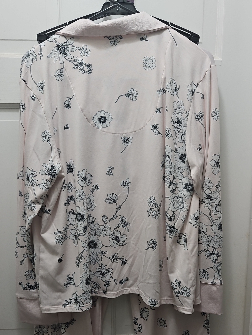 Flora Nikrooz Pale Pink Soft  Pajama Set with Black Floral Sketch - Picture 5 of 14